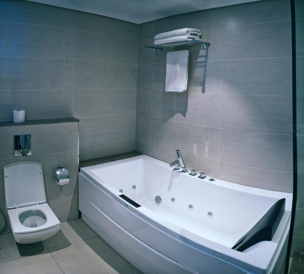 Boulevard Oman Hotel Seeb